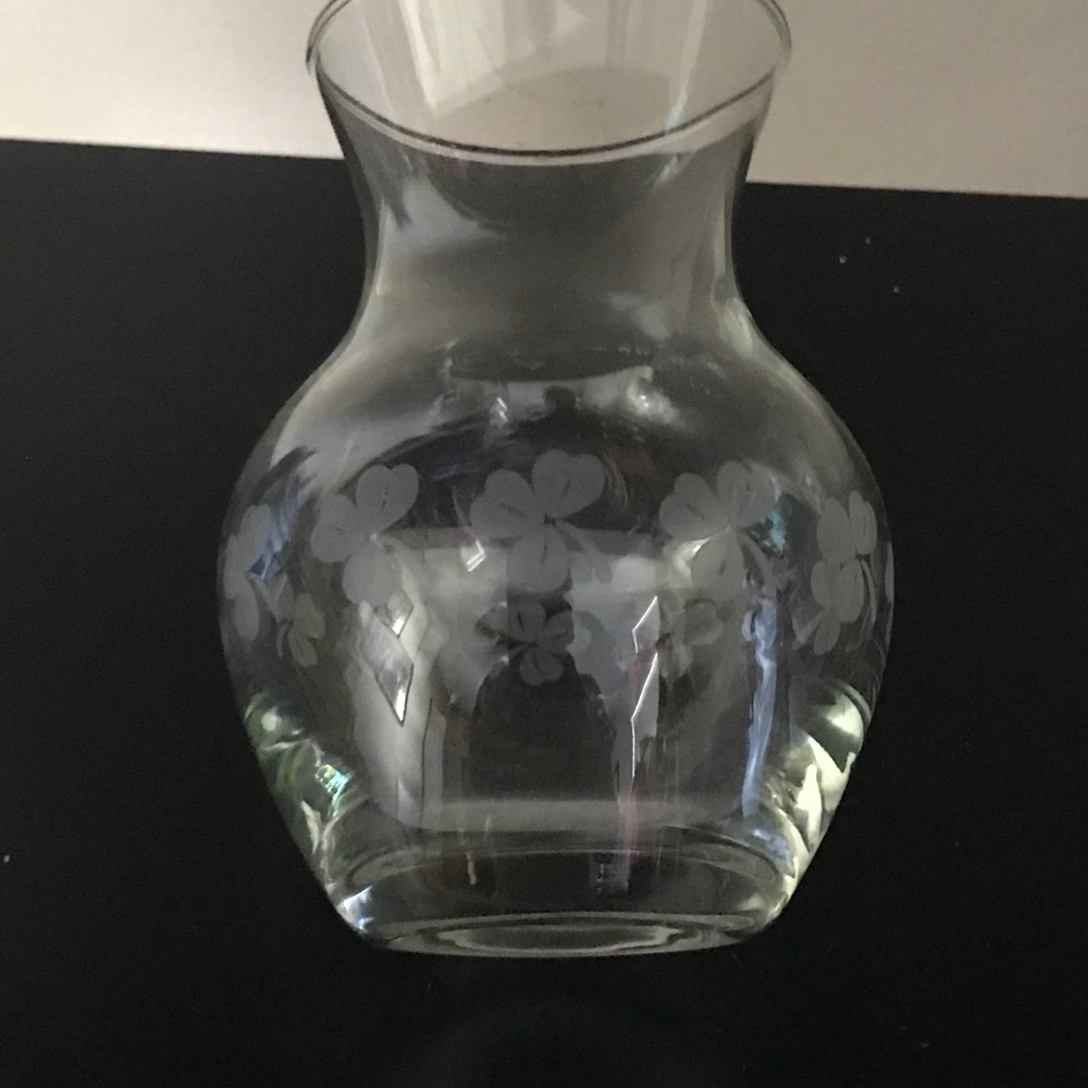 3 Leaf Clover ☘️ Lucky Irish Vase - Picture 2 of 5